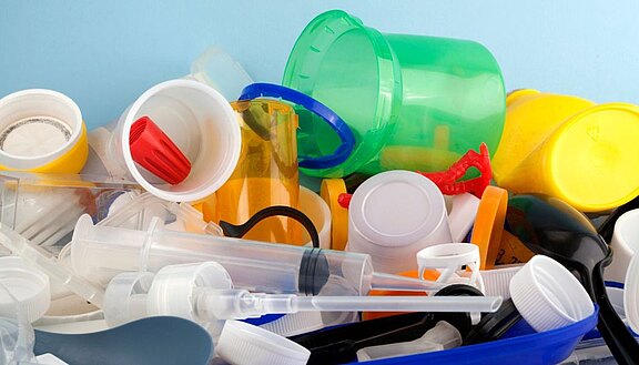 Kunststoffbecher, Strohhalme und andere Kunststofferzeugnisse